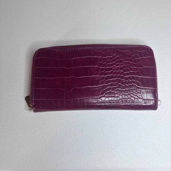 Ellen Tracy Croc-Embossed Zip-Around Wallet – Burgundy/Wine, Gold Hardware - Picture 2 of 4